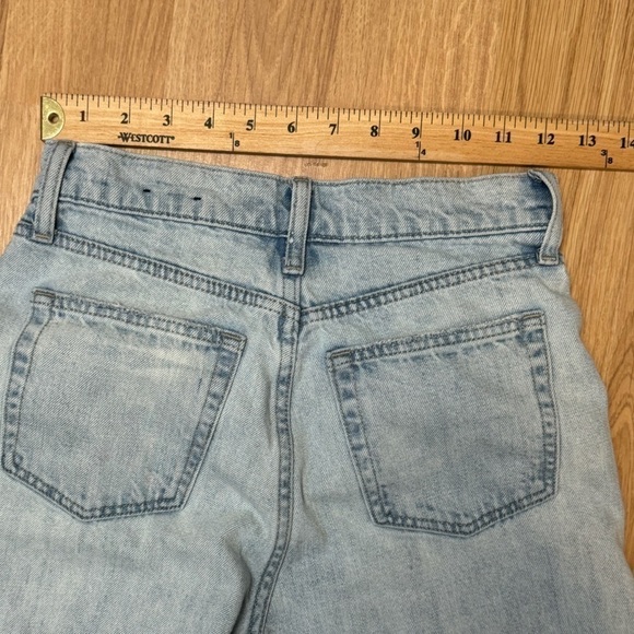 GAP Light Wash Mom Jeans 00/24P GUC - Picture 6 of 6